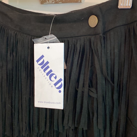 NWTS faux suede wrap skirt by blue b . Size small - Picture 3 of 3
